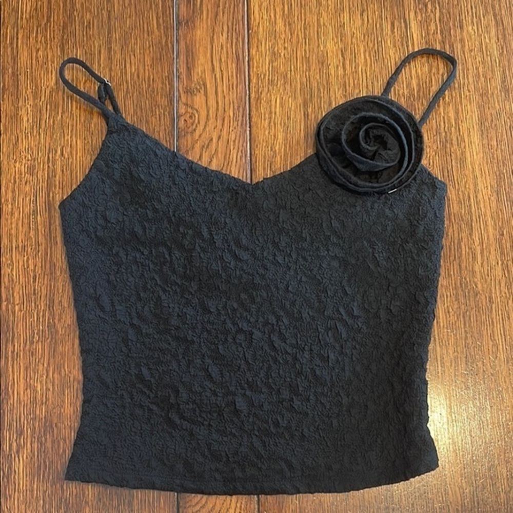 ASTR the Label Black Textured Tank Top XS Rosette Appliqué Y2K New